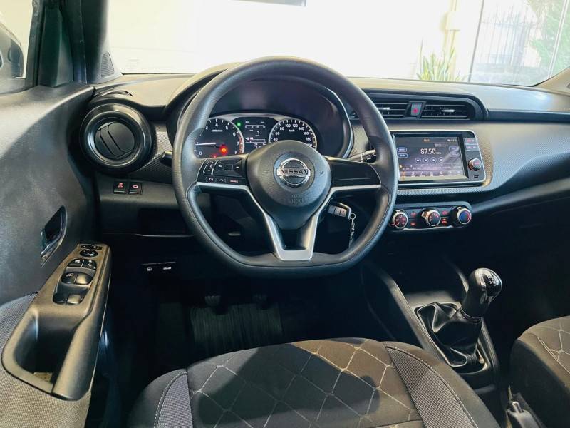 NISSAN - KICKS - 2020/2021 - Cinza - R$ 88.990,00