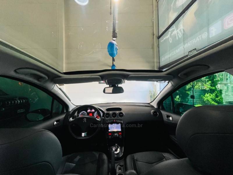 PEUGEOT - 308 - 2015/2016 - Branca - R$ 59.990,00