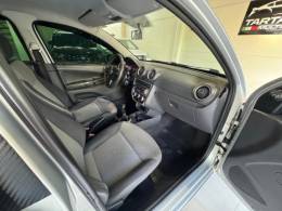 VOLKSWAGEN - VOYAGE - 2011/2012 - Prata - R$ 31.990,00