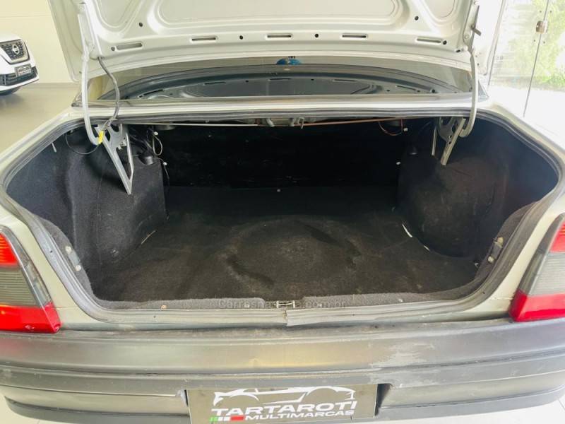 CHEVROLET - MONZA - 1991/1992 - Prata - R$ 17.990,00