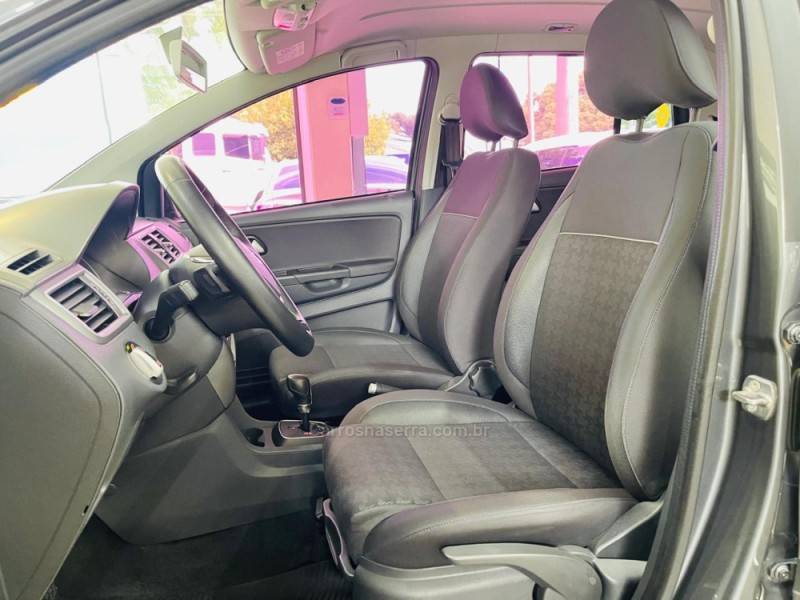 VOLKSWAGEN - FOX - 2015/2016 - Cinza - R$ 52.990,00