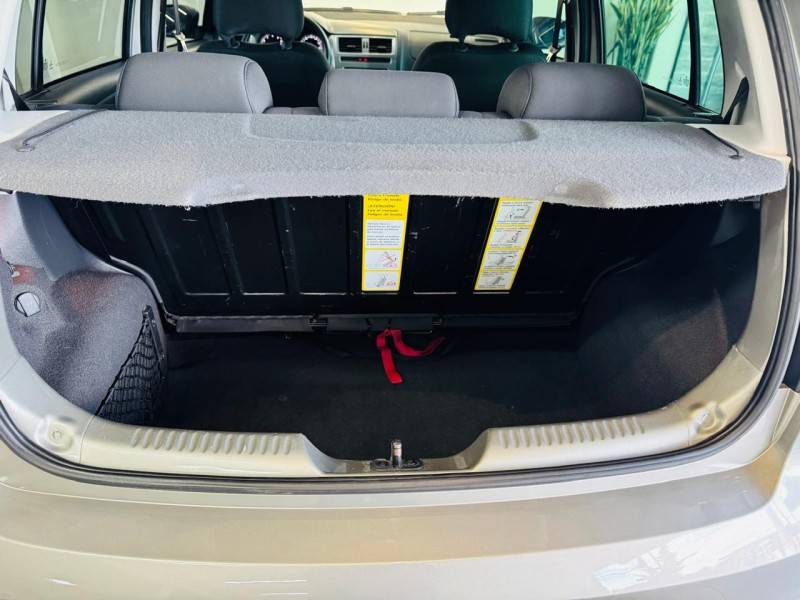 VOLKSWAGEN - FOX - 2014/2015 - Prata - R$ 47.990,00