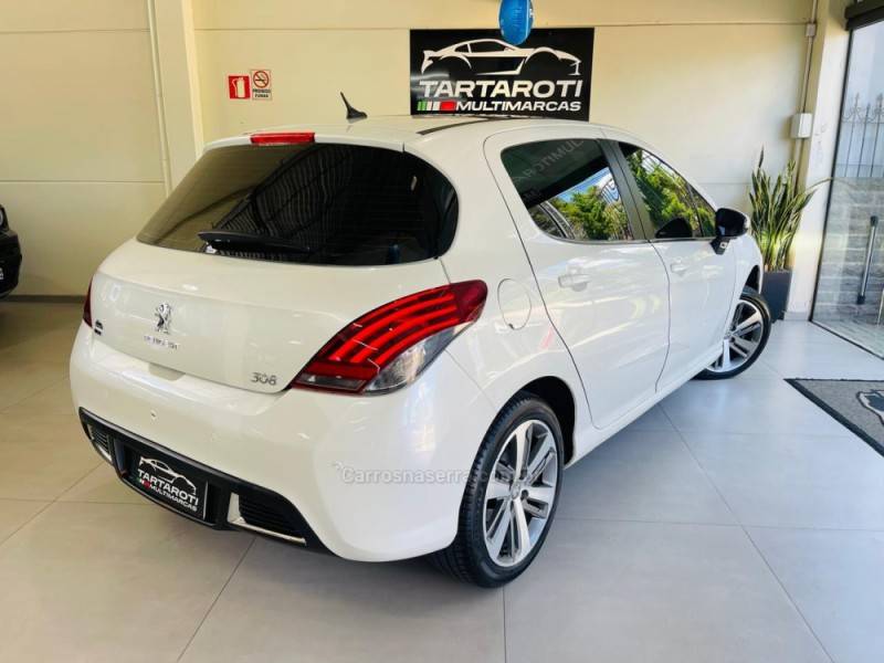 PEUGEOT - 308 - 2015/2016 - Branca - R$ 59.990,00
