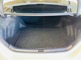 TOYOTA - COROLLA - 2019/2019 - Branca - R$ 108.990,00