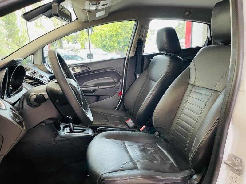 FORD - FIESTA - 2014/2015 - Branca - R$ 47.990,00