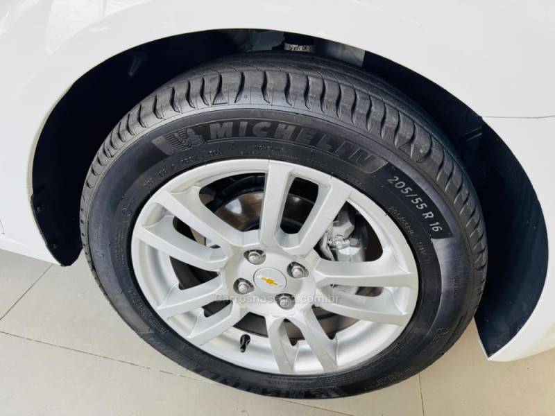CHEVROLET - SONIC - 2013/2013 - Branca - R$ 43.990,00