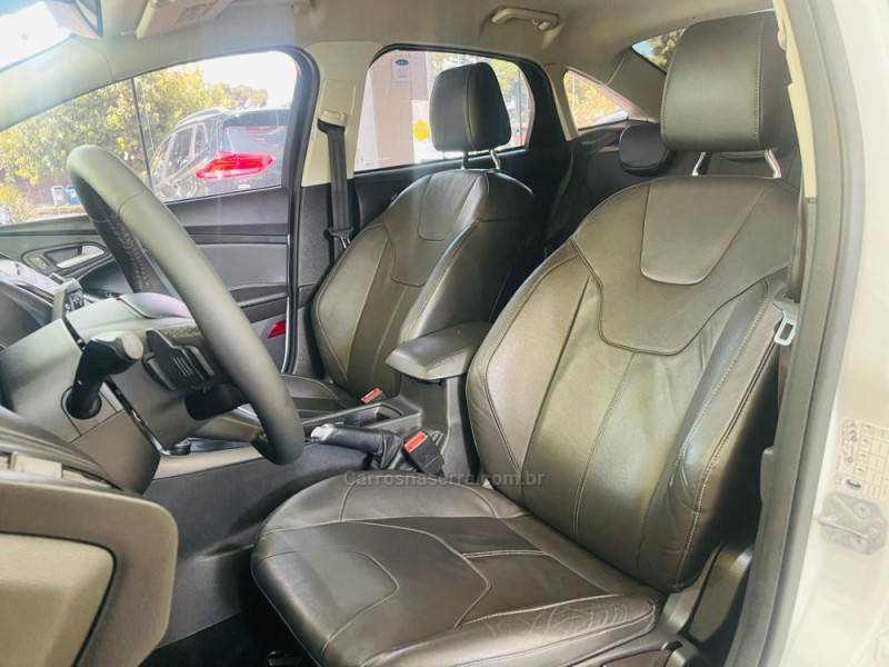 FORD - FOCUS - 2016/2016 - Branca - R$ 58.990,00