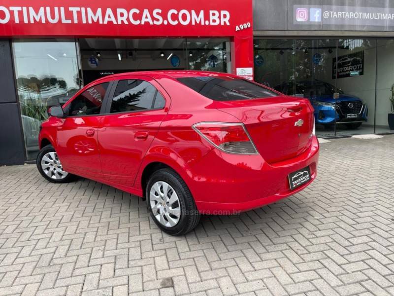 CHEVROLET - PRISMA - 2015/2016 - Vermelha - R$ 57.990,00