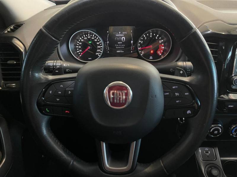 FIAT - TORO - 2017/2018 - Vermelha - R$ 87.990,00