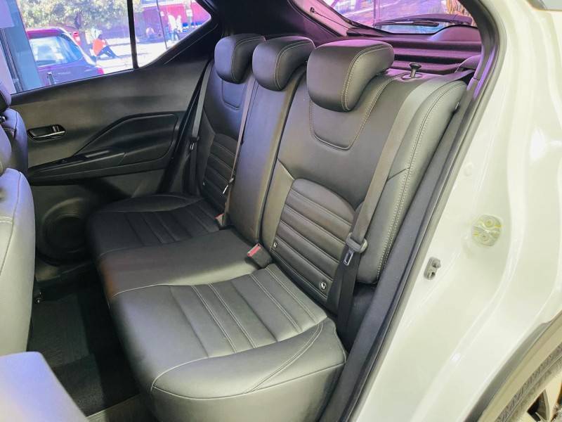 NISSAN - KICKS - 2022/2022 - Branca - R$ 104.990,00